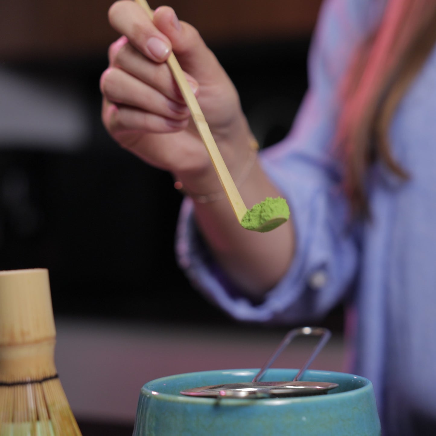 Zen-Keramikset mit zeremoniellem Matcha